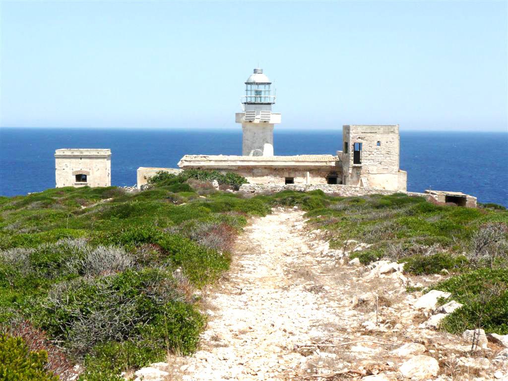 Faro di Capo Grosso